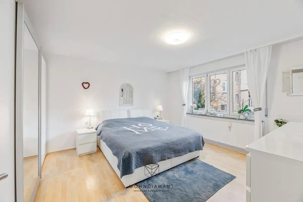 Pronájem bytu 3+1 82 m², Rötestraße 65, Stuttgart, Bádensko-Württembersko Pronájem bytu 3+1 82 m², Rötestraße 65, Stuttgart, Bádensko-Württembersko