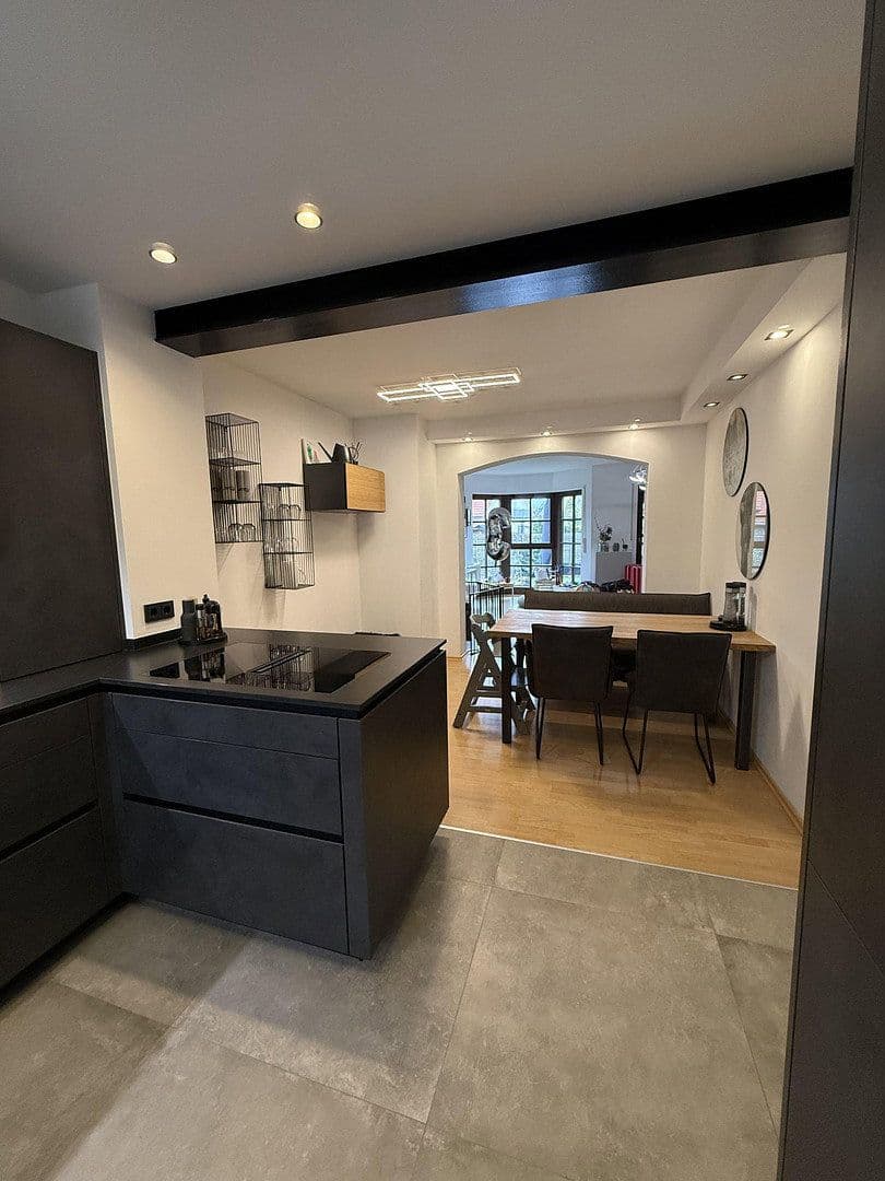 Prodej domu 165 m², pozemek 380 m², Nürnberg, Bavorsko Prodej domu 165 m², pozemek 380 m², Nürnberg, Bavorsko