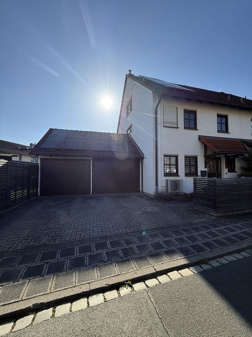 Prodej domu 165 m², pozemek 380 m², Nürnberg, Bavorsko Prodej domu 165 m², pozemek 380 m², Nürnberg, Bavorsko