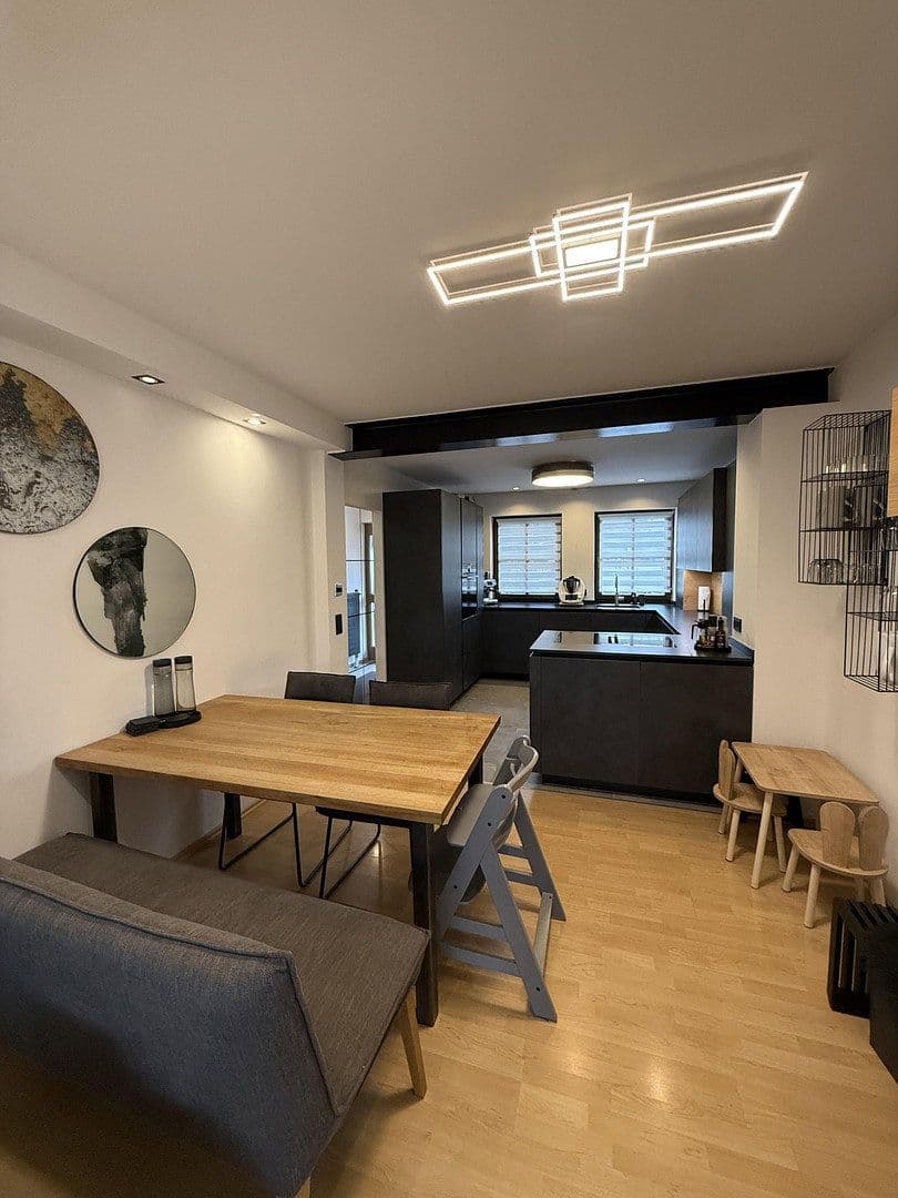 Prodej domu 165 m², pozemek 380 m², Nürnberg, Bavorsko Prodej domu 165 m², pozemek 380 m², Nürnberg, Bavorsko