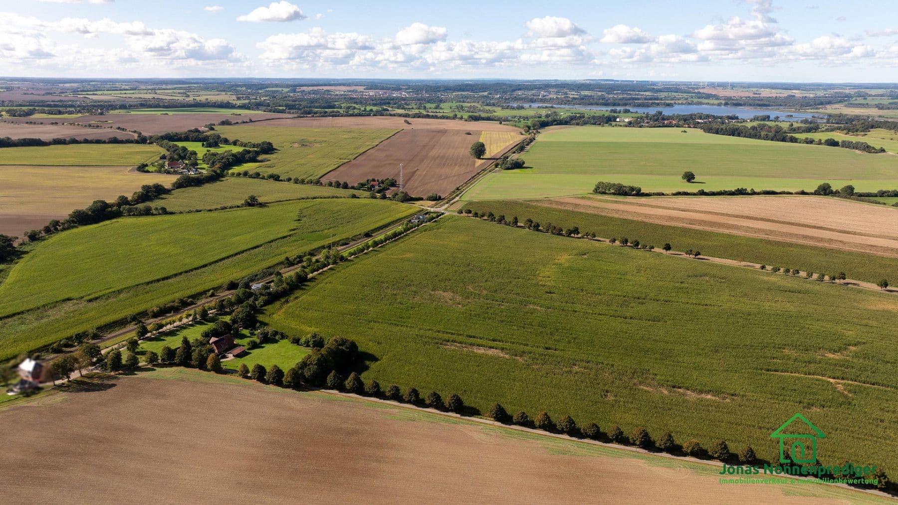 Prodej domu 185 m², pozemek 8.658 m², Bahnhofsweg 8, Alt Sührkow, Mecklenburg-Vorpommern Prodej domu 185 m², pozemek 8.658 m², Bahnhofsweg 8, Alt Sührkow, Mecklenburg-Vorpommern