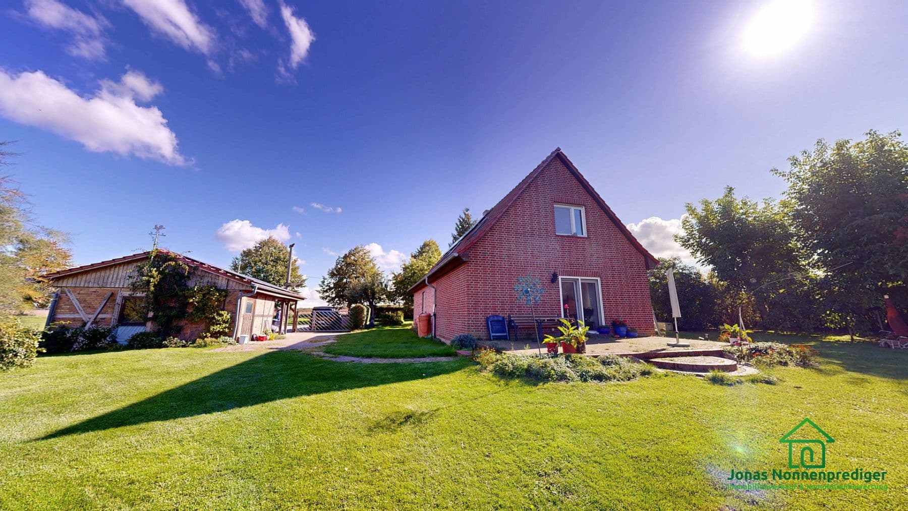 Prodej domu 185 m², pozemek 8.658 m², Bahnhofsweg 8, Alt Sührkow, Mecklenburg-Vorpommern Prodej domu 185 m², pozemek 8.658 m², Bahnhofsweg 8, Alt Sührkow, Mecklenburg-Vorpommern