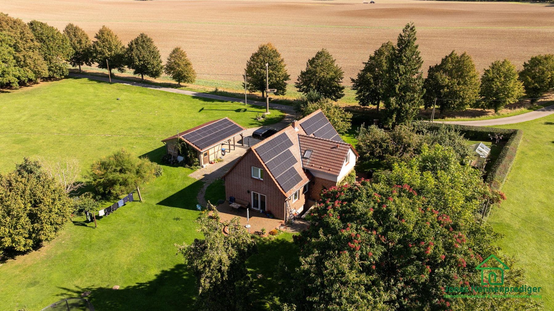 Prodej domu 185 m², pozemek 8.658 m², Bahnhofsweg 8, Alt Sührkow, Mecklenburg-Vorpommern Prodej domu 185 m², pozemek 8.658 m², Bahnhofsweg 8, Alt Sührkow, Mecklenburg-Vorpommern