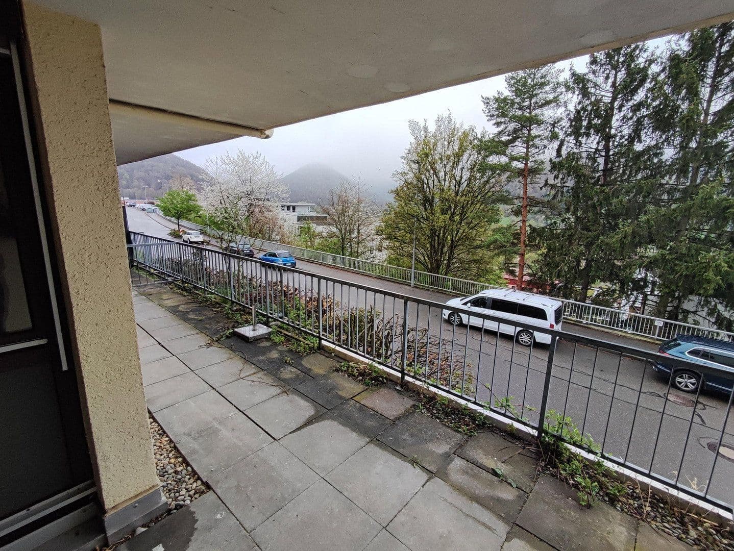 Pronájem bytu 2+kk 75 m², Am Felsenhau 14, Bad Urach, Bádensko-Württembersko Pronájem bytu 2+kk 75 m², Am Felsenhau 14, Bad Urach, Bádensko-Württembersko