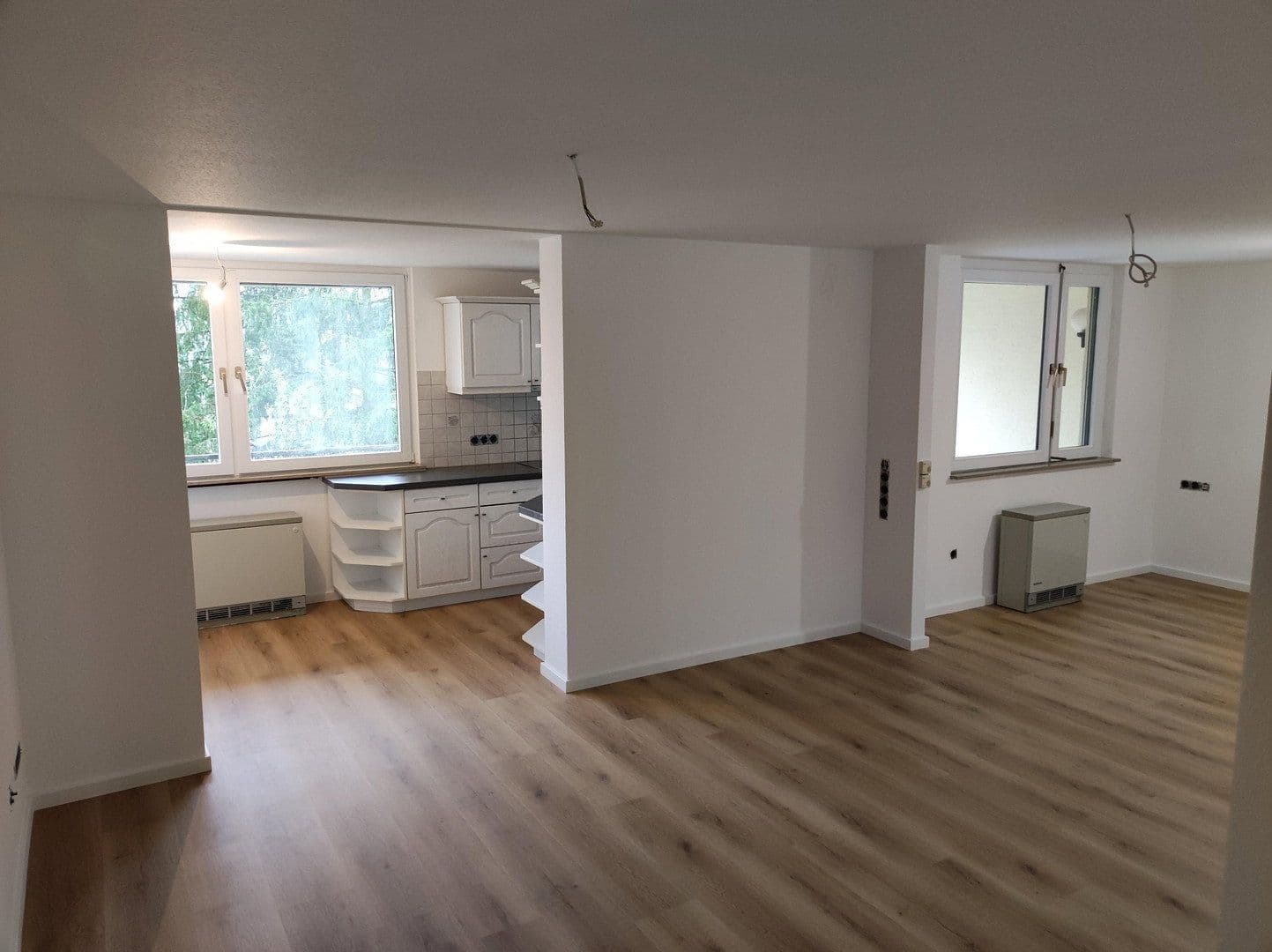 Pronájem bytu 2+kk 75 m², Am Felsenhau 14, Bad Urach, Bádensko-Württembersko Pronájem bytu 2+kk 75 m², Am Felsenhau 14, Bad Urach, Bádensko-Württembersko