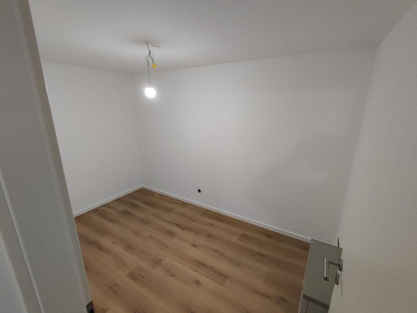 Pronájem bytu 2+kk 75 m², Am Felsenhau 14, Bad Urach, Bádensko-Württembersko Pronájem bytu 2+kk 75 m², Am Felsenhau 14, Bad Urach, Bádensko-Württembersko