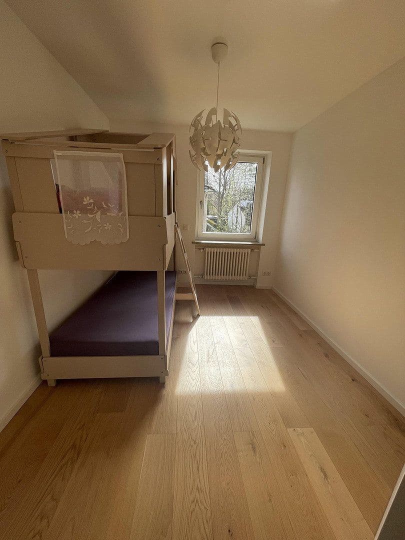 Pronájem domu 200 m², pozemek 479 m², Gröbenzell, Bavorsko Pronájem domu 200 m², pozemek 479 m², Gröbenzell, Bavorsko