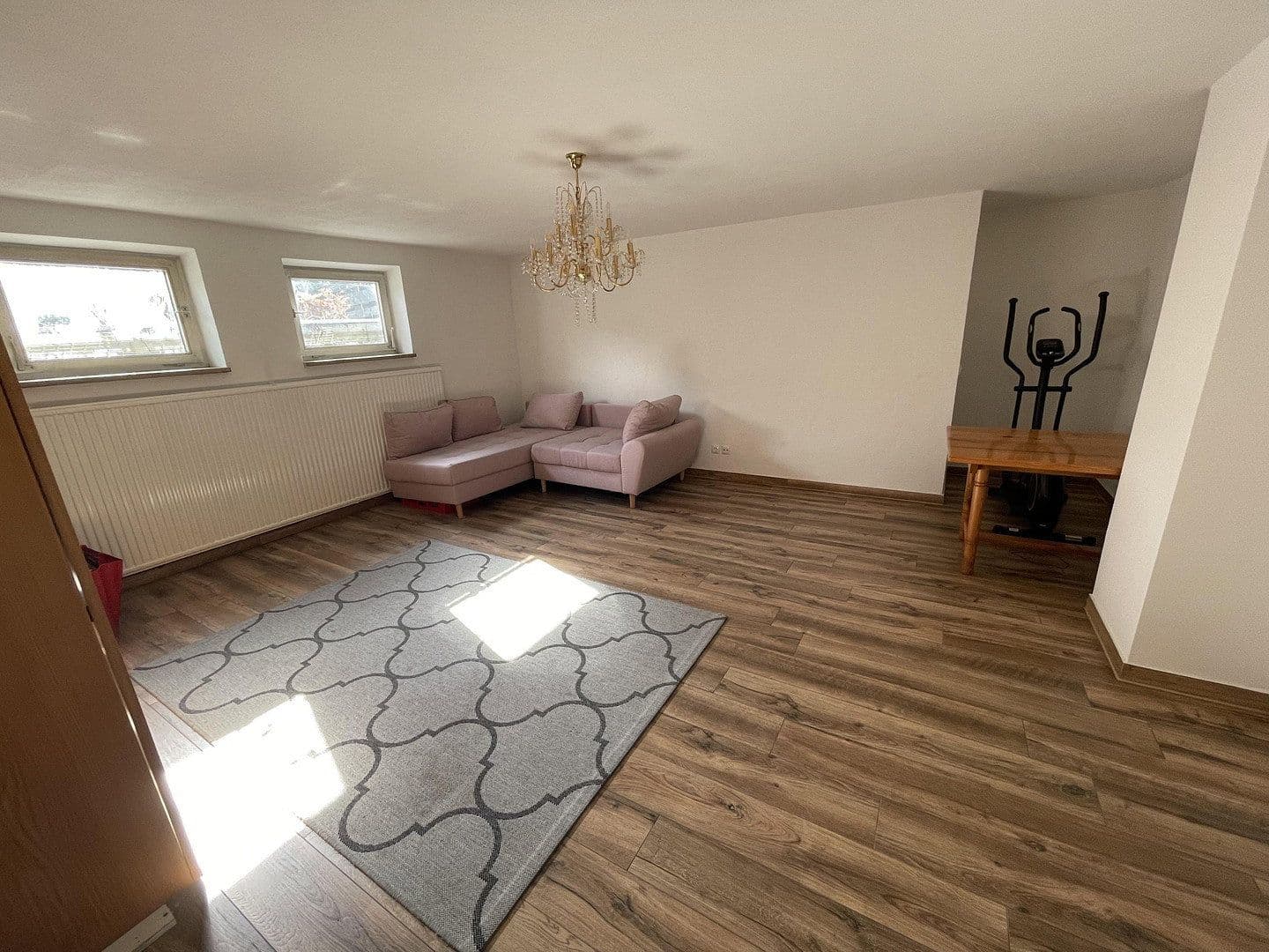 Pronájem domu 200 m², pozemek 479 m², Gröbenzell, Bavorsko Pronájem domu 200 m², pozemek 479 m², Gröbenzell, Bavorsko