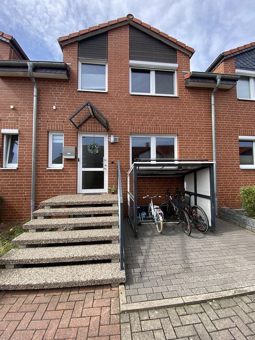 Prodej domu 99 m², pozemek 151 m², Ronnenberg, Dolní Sasko Prodej domu 99 m², pozemek 151 m², Ronnenberg, Dolní Sasko
