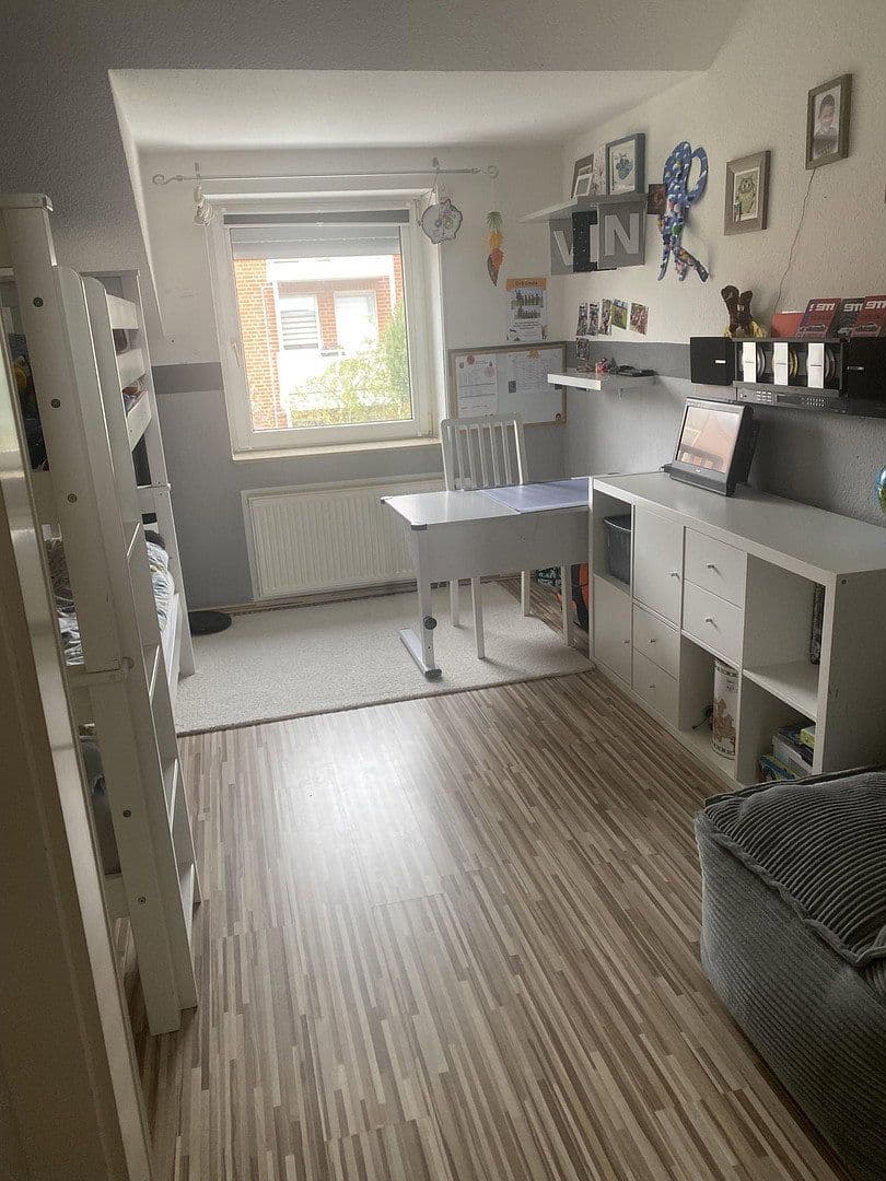 Prodej domu 99 m², pozemek 151 m², Ronnenberg, Dolní Sasko Prodej domu 99 m², pozemek 151 m², Ronnenberg, Dolní Sasko