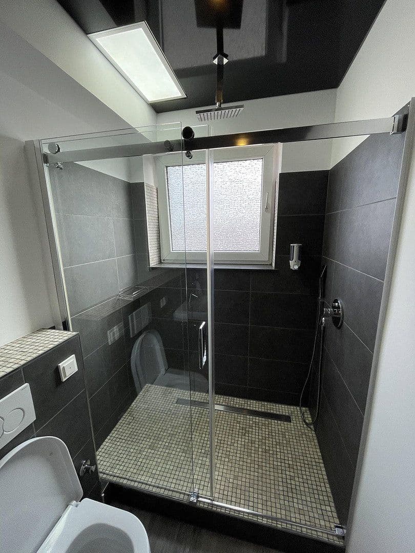 Prodej bytu 3+1 68 m², Aachenerstr. 157, Düsseldorf, Severní Porýní-Vestfálsko Prodej bytu 3+1 68 m², Aachenerstr. 157, Düsseldorf, Severní Porýní-Vestfálsko