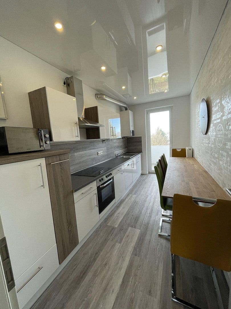 Prodej bytu 3+1 68 m², Aachenerstr. 157, Düsseldorf, Severní Porýní-Vestfálsko Prodej bytu 3+1 68 m², Aachenerstr. 157, Düsseldorf, Severní Porýní-Vestfálsko