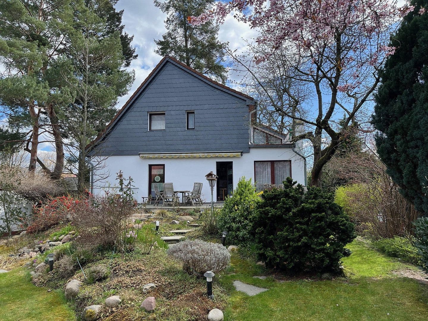 Prodej domu 194 m², pozemek 937 m², Berlin, Berlín Prodej domu 194 m², pozemek 937 m², Berlin, Berlín