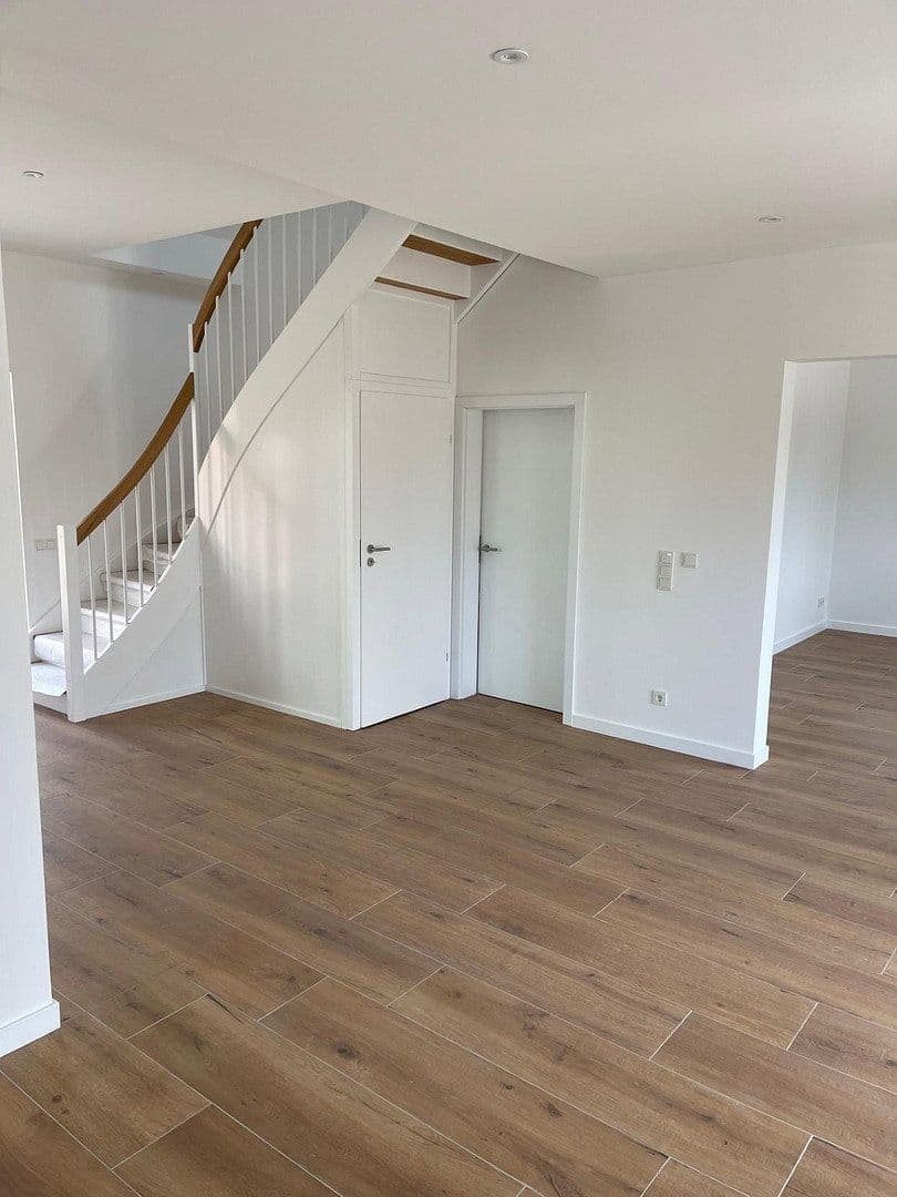 Pronájem domu 135 m², pozemek 350 m², Stendal, Sasko-Anhaltsko Pronájem domu 135 m², pozemek 350 m², Stendal, Sasko-Anhaltsko