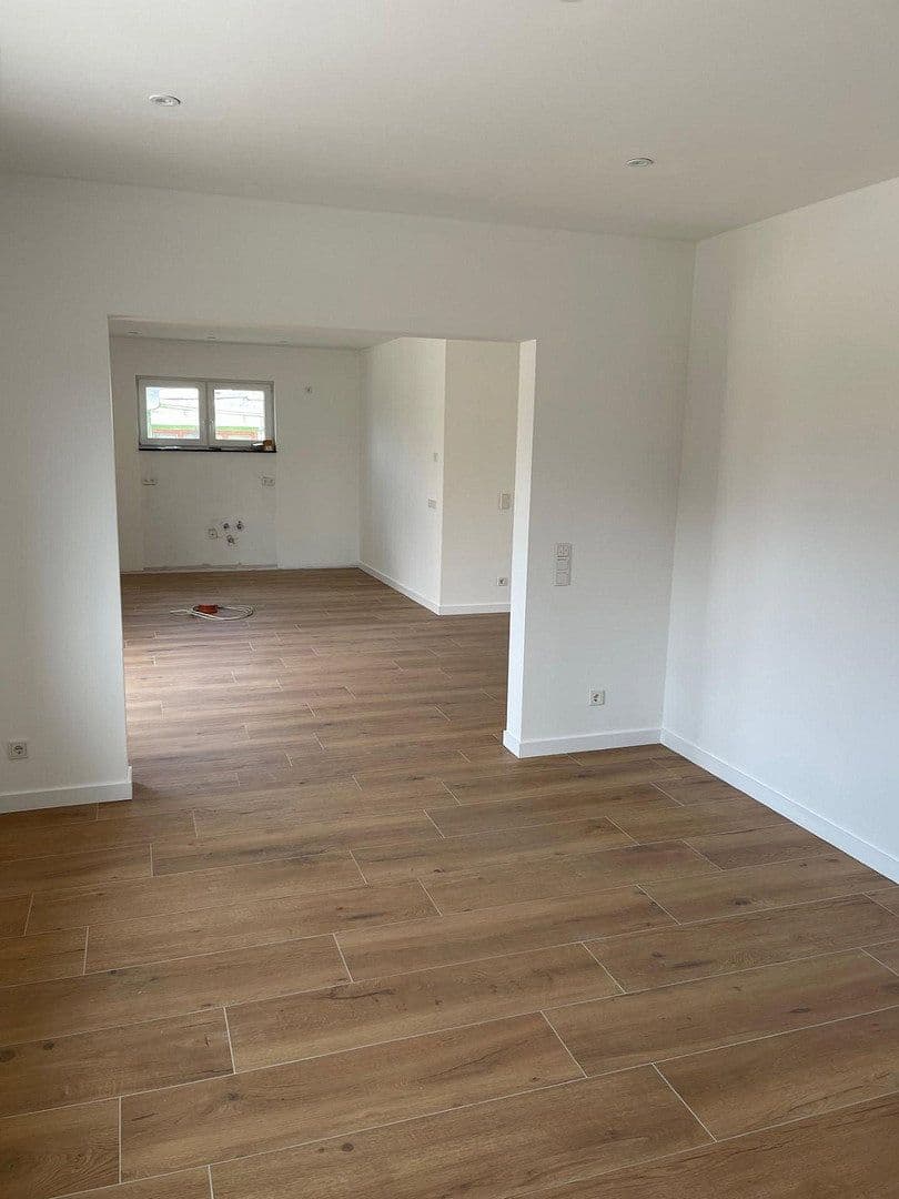 Pronájem domu 135 m², pozemek 350 m², Stendal, Sasko-Anhaltsko Pronájem domu 135 m², pozemek 350 m², Stendal, Sasko-Anhaltsko
