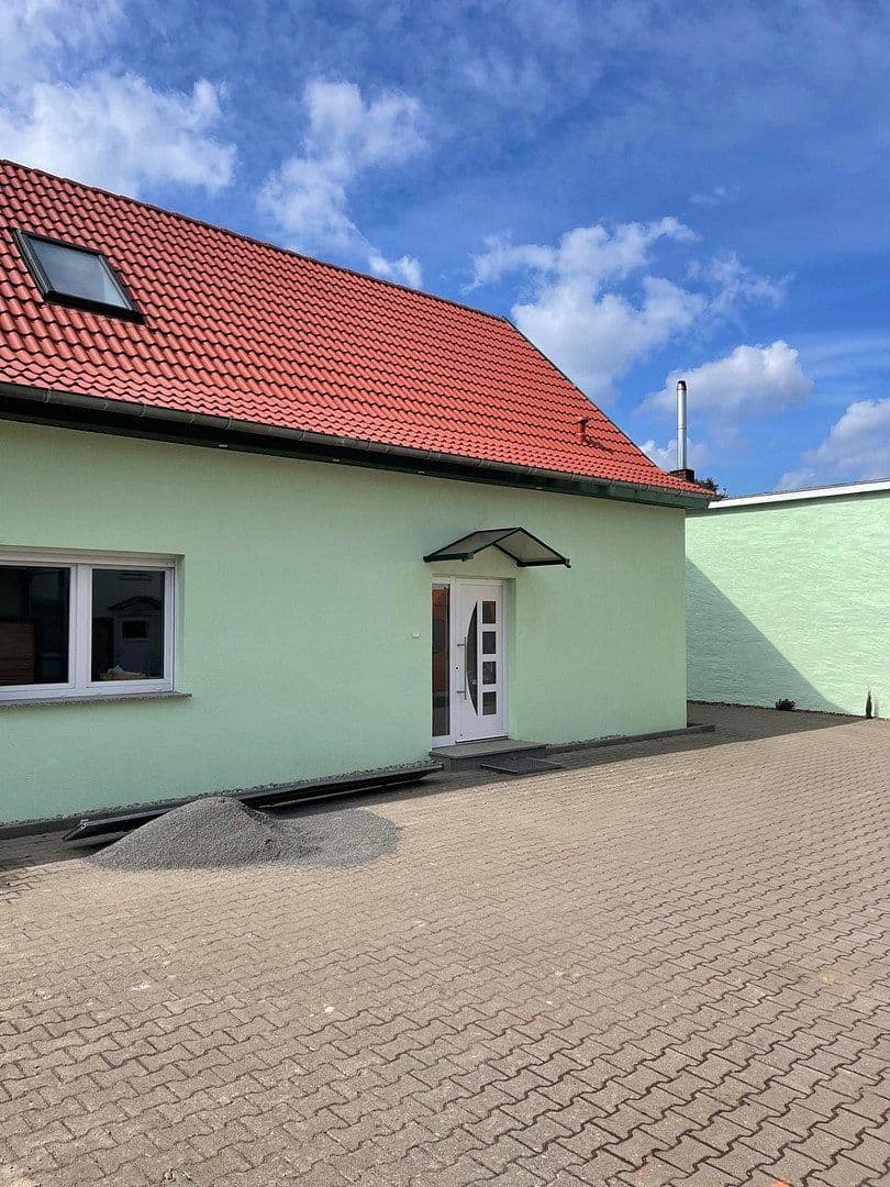 Pronájem domu 135 m², pozemek 350 m², Stendal, Sasko-Anhaltsko Pronájem domu 135 m², pozemek 350 m², Stendal, Sasko-Anhaltsko