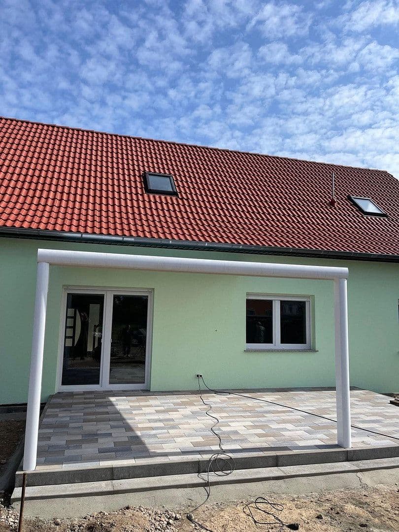 Pronájem domu 135 m², pozemek 350 m², Stendal, Sasko-Anhaltsko Pronájem domu 135 m², pozemek 350 m², Stendal, Sasko-Anhaltsko