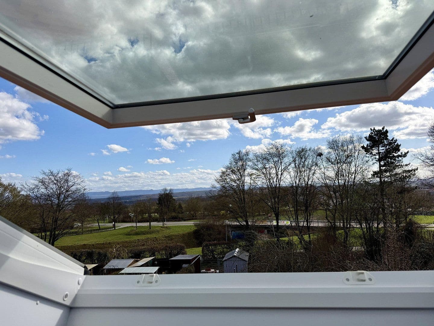 Prodej domu 98 m², pozemek 275 m², Gerhart-Hauptmann-Str. 59, Ostfildern, Bádensko-Württembersko Prodej domu 98 m², pozemek 275 m², Gerhart-Hauptmann-Str. 59, Ostfildern, Bádensko-Württembersko