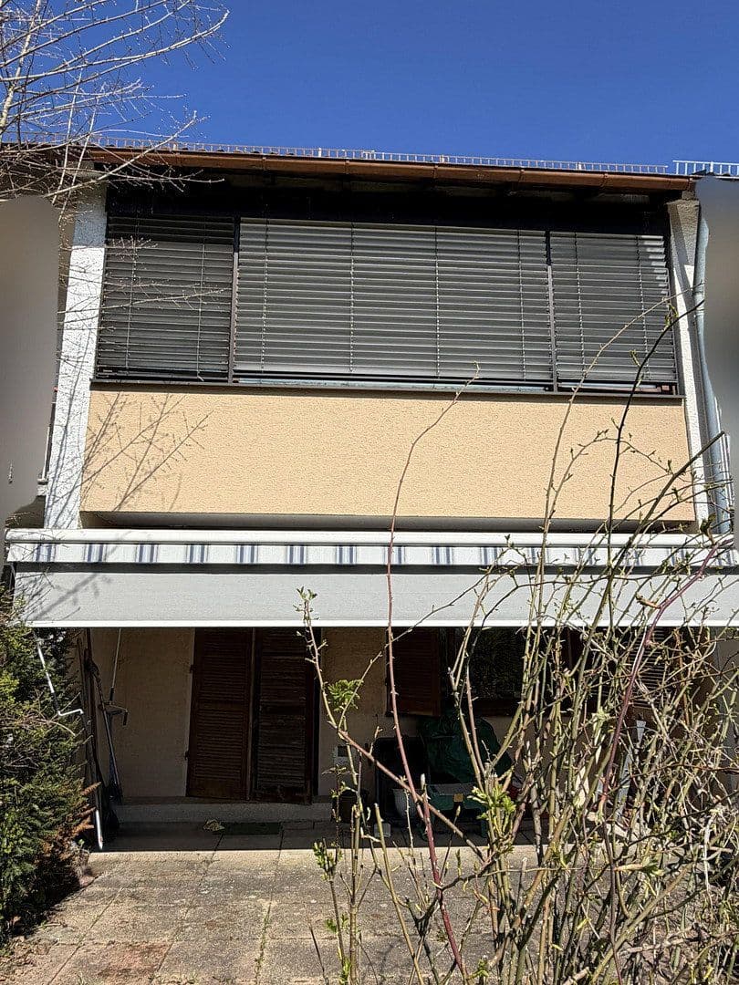 Prodej domu 98 m², pozemek 275 m², Gerhart-Hauptmann-Str. 59, Ostfildern, Bádensko-Württembersko Prodej domu 98 m², pozemek 275 m², Gerhart-Hauptmann-Str. 59, Ostfildern, Bádensko-Württembersko