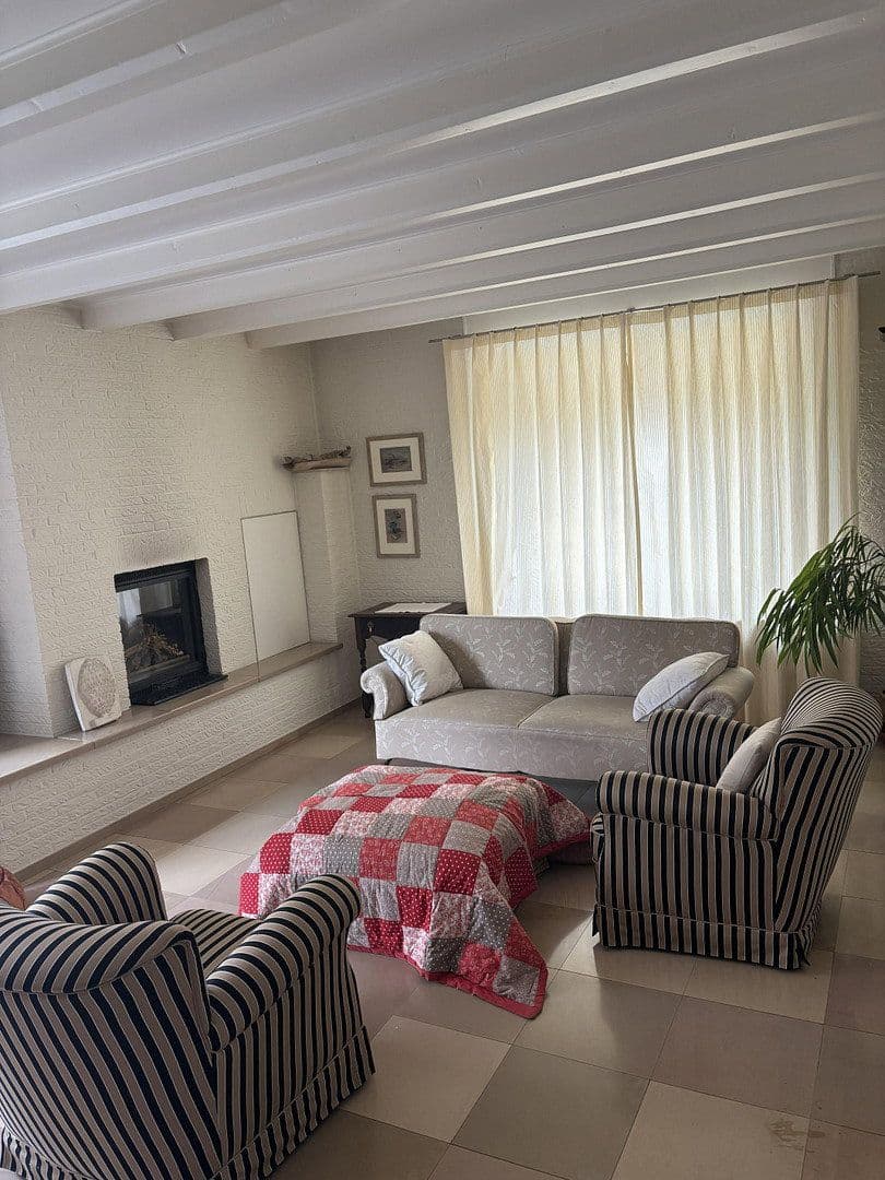 Pronájem domu 200 m², pozemek 3.000 m², Kreuzau, Severní Porýní-Vestfálsko Pronájem domu 200 m², pozemek 3.000 m², Kreuzau, Severní Porýní-Vestfálsko