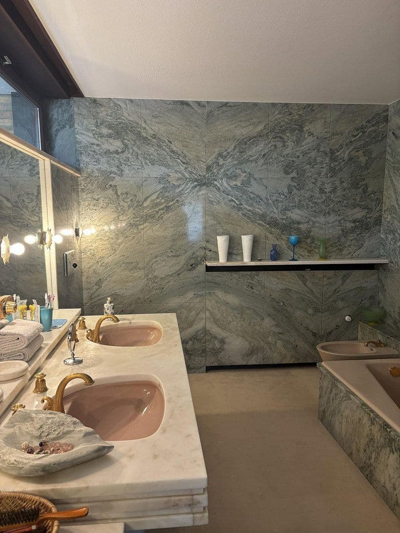 Pronájem domu 200 m², pozemek 3.000 m², Kreuzau, Severní Porýní-Vestfálsko Pronájem domu 200 m², pozemek 3.000 m², Kreuzau, Severní Porýní-Vestfálsko