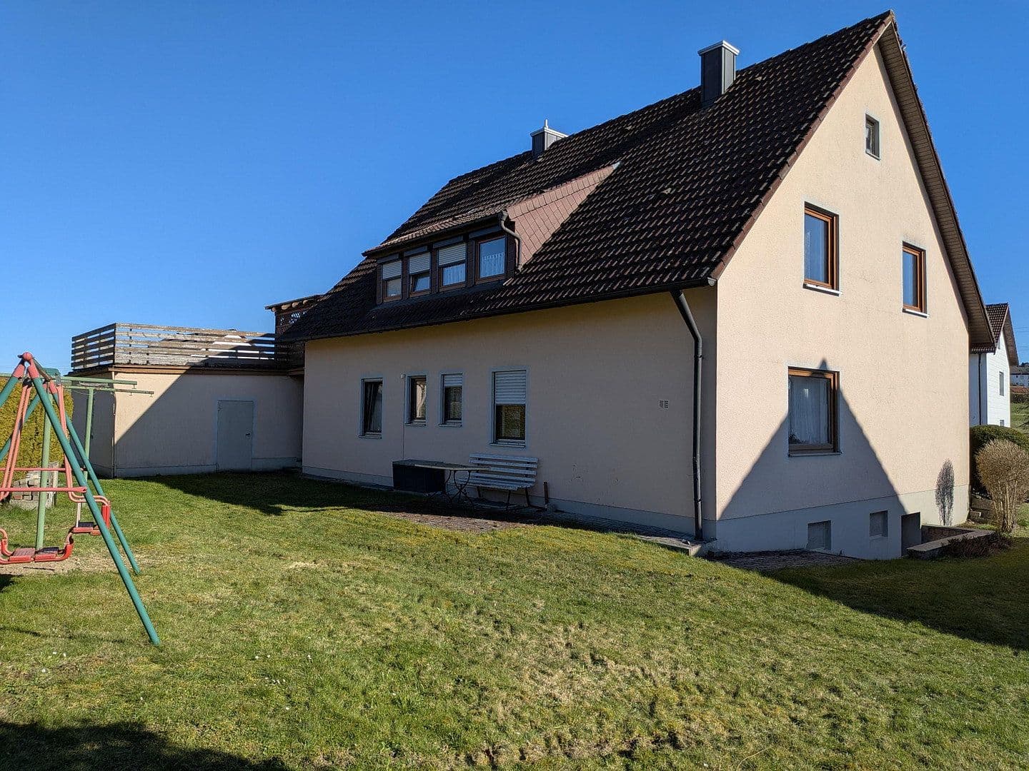 Prodej domu 175 m², pozemek 925 m², Schellenbachstr. 7, Eslarn, Bavorsko Prodej domu 175 m², pozemek 925 m², Schellenbachstr. 7, Eslarn, Bavorsko