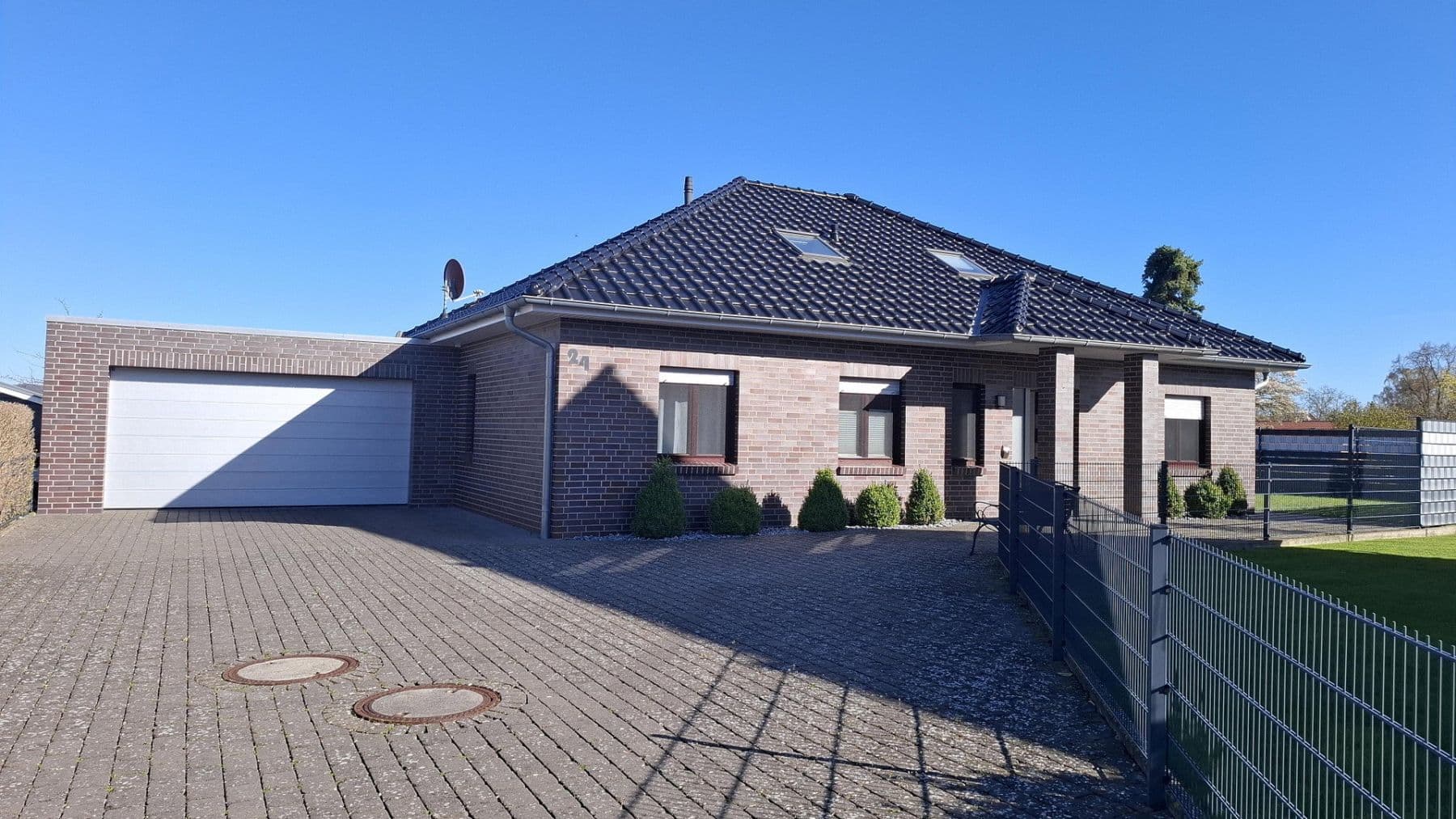 Prodej domu 175 m², pozemek 711 m², Barsinghausen, Dolní Sasko Prodej domu 175 m², pozemek 711 m², Barsinghausen, Dolní Sasko