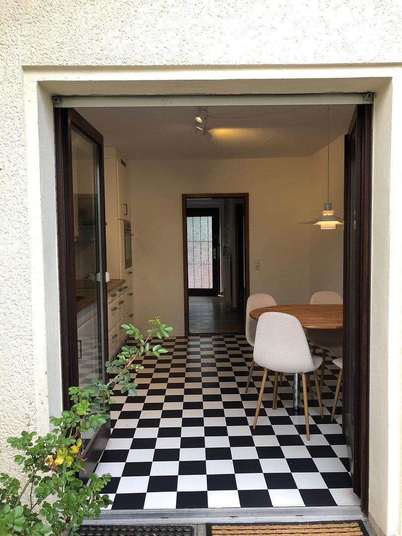 Pronájem domu 150 m², pozemek 1.000 m², Bammental, Bádensko-Württembersko Pronájem domu 150 m², pozemek 1.000 m², Bammental, Bádensko-Württembersko