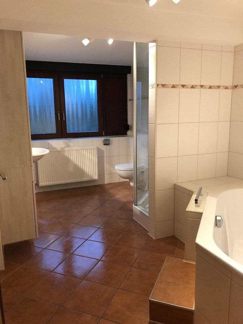 Pronájem domu 150 m², pozemek 1.000 m², Bammental, Bádensko-Württembersko Pronájem domu 150 m², pozemek 1.000 m², Bammental, Bádensko-Württembersko