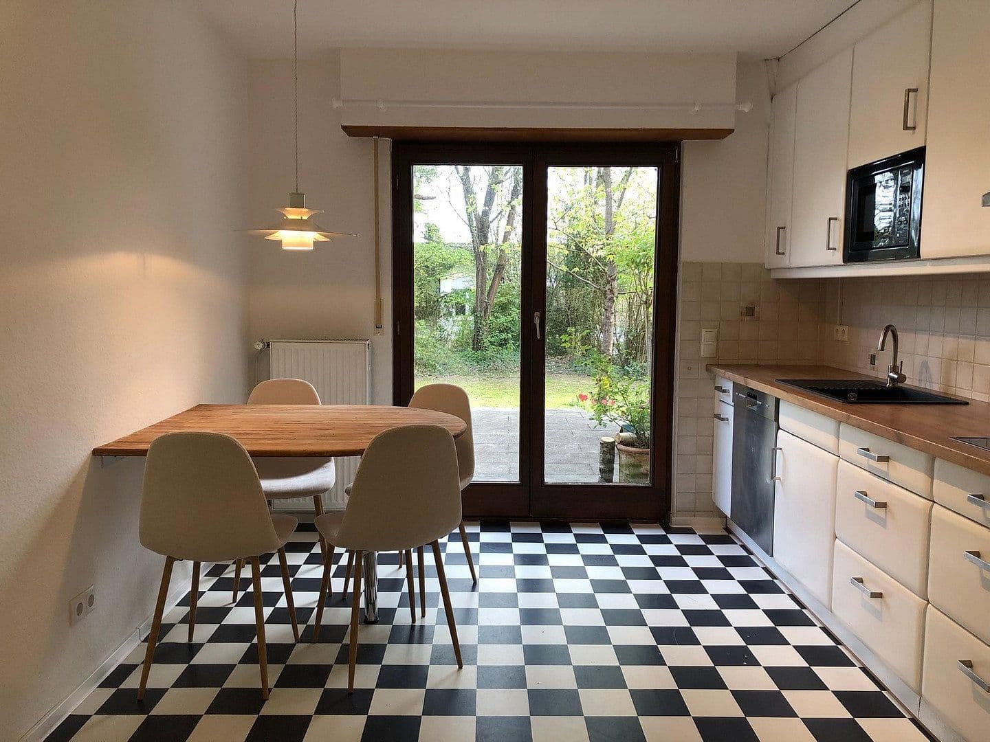 Pronájem domu 150 m², pozemek 1.000 m², Bammental, Bádensko-Württembersko Pronájem domu 150 m², pozemek 1.000 m², Bammental, Bádensko-Württembersko