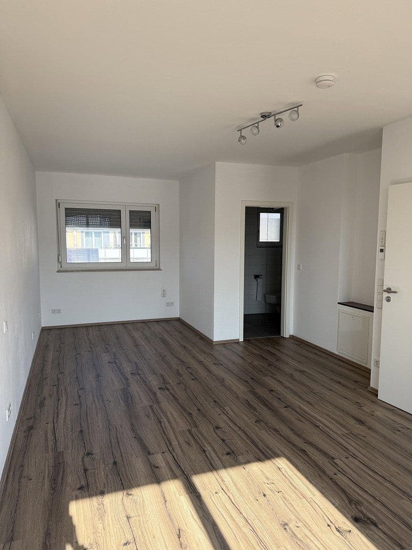 Prodej domu 137 m², pozemek 248 m², Adelsdorf, Bavorsko Prodej domu 137 m², pozemek 248 m², Adelsdorf, Bavorsko