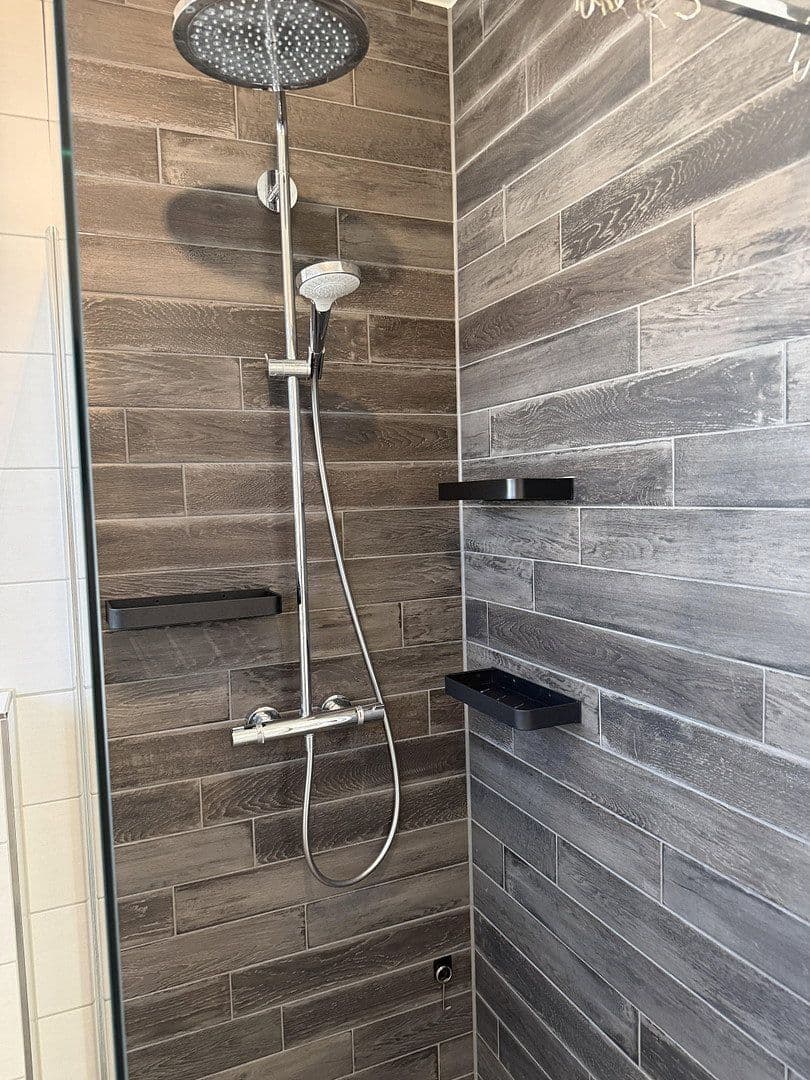 Prodej domu 137 m², pozemek 248 m², Adelsdorf, Bavorsko Prodej domu 137 m², pozemek 248 m², Adelsdorf, Bavorsko