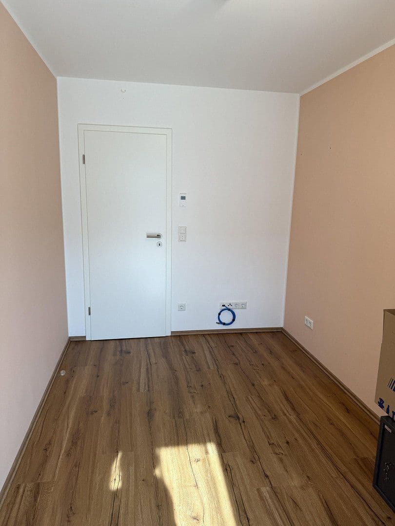 Prodej domu 137 m², pozemek 248 m², Adelsdorf, Bavorsko Prodej domu 137 m², pozemek 248 m², Adelsdorf, Bavorsko