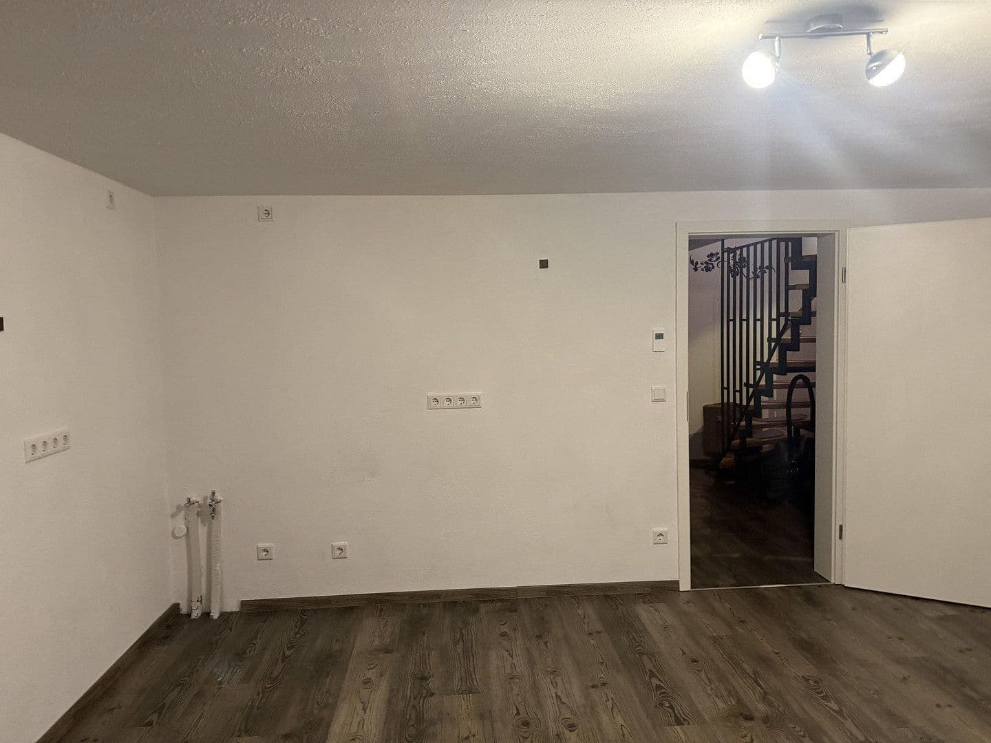 Prodej domu 137 m², pozemek 248 m², Adelsdorf, Bavorsko Prodej domu 137 m², pozemek 248 m², Adelsdorf, Bavorsko