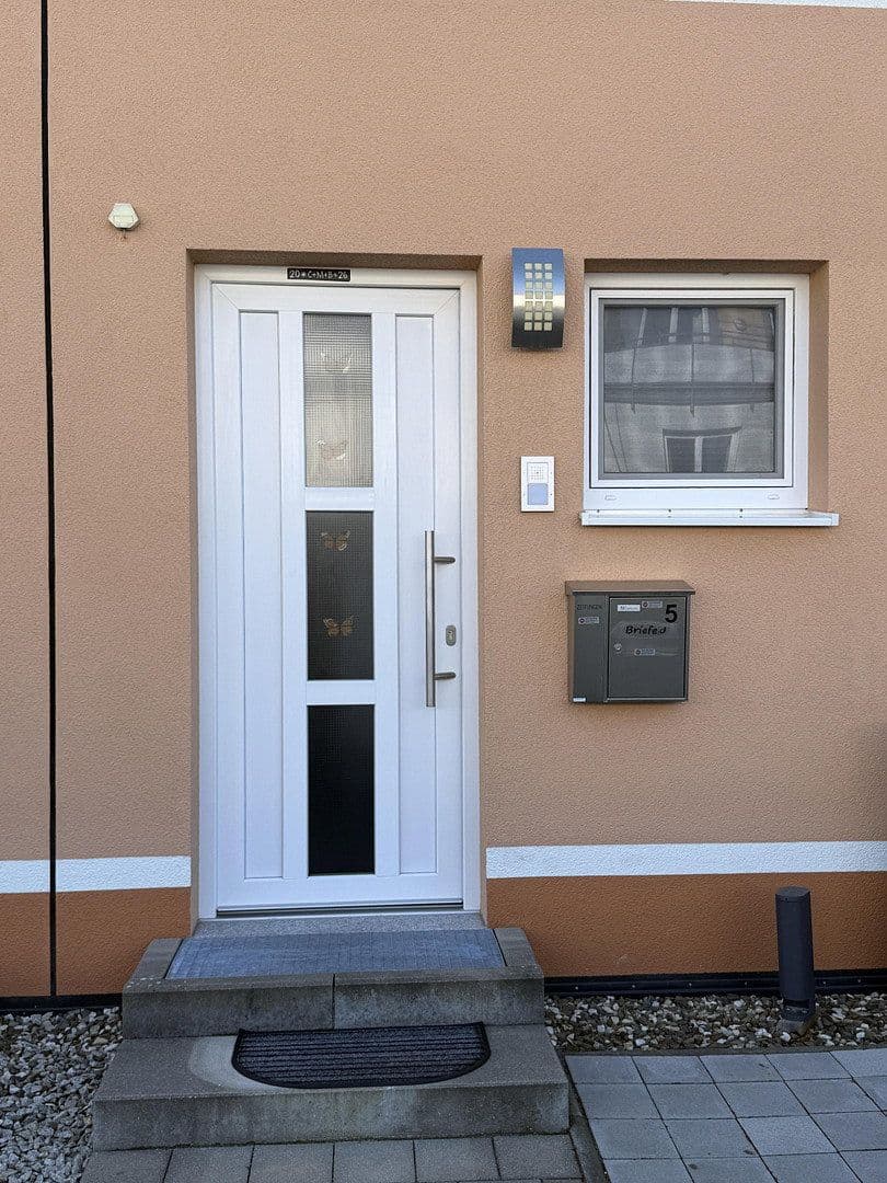 Prodej domu 137 m², pozemek 248 m², Adelsdorf, Bavorsko Prodej domu 137 m², pozemek 248 m², Adelsdorf, Bavorsko