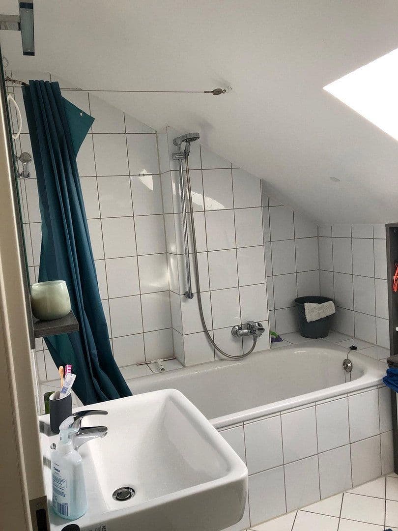 Pronájem bytu 2+1 52 m², Mülheim an der Ruhr, Severní Porýní-Vestfálsko Pronájem bytu 2+1 52 m², Mülheim an der Ruhr, Severní Porýní-Vestfálsko