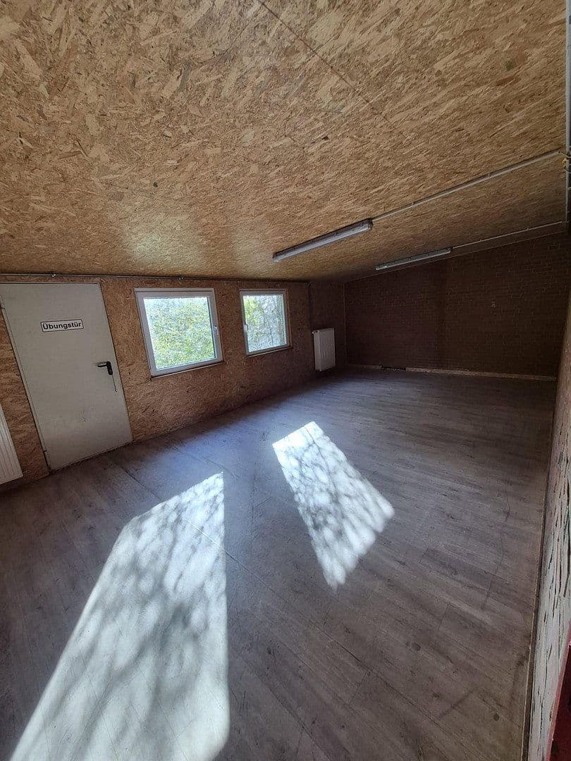 Prodej nebytového prostoru 875 m², Metjendorfer Landstraße 28, Wiefelstede, Dolní Sasko Prodej nebytového prostoru 875 m², Metjendorfer Landstraße 28, Wiefelstede, Dolní Sasko