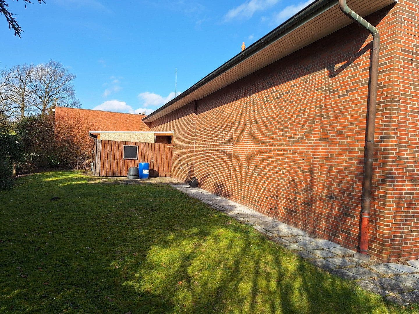 Prodej nebytového prostoru 875 m², Metjendorfer Landstraße 28, Wiefelstede, Dolní Sasko Prodej nebytového prostoru 875 m², Metjendorfer Landstraße 28, Wiefelstede, Dolní Sasko