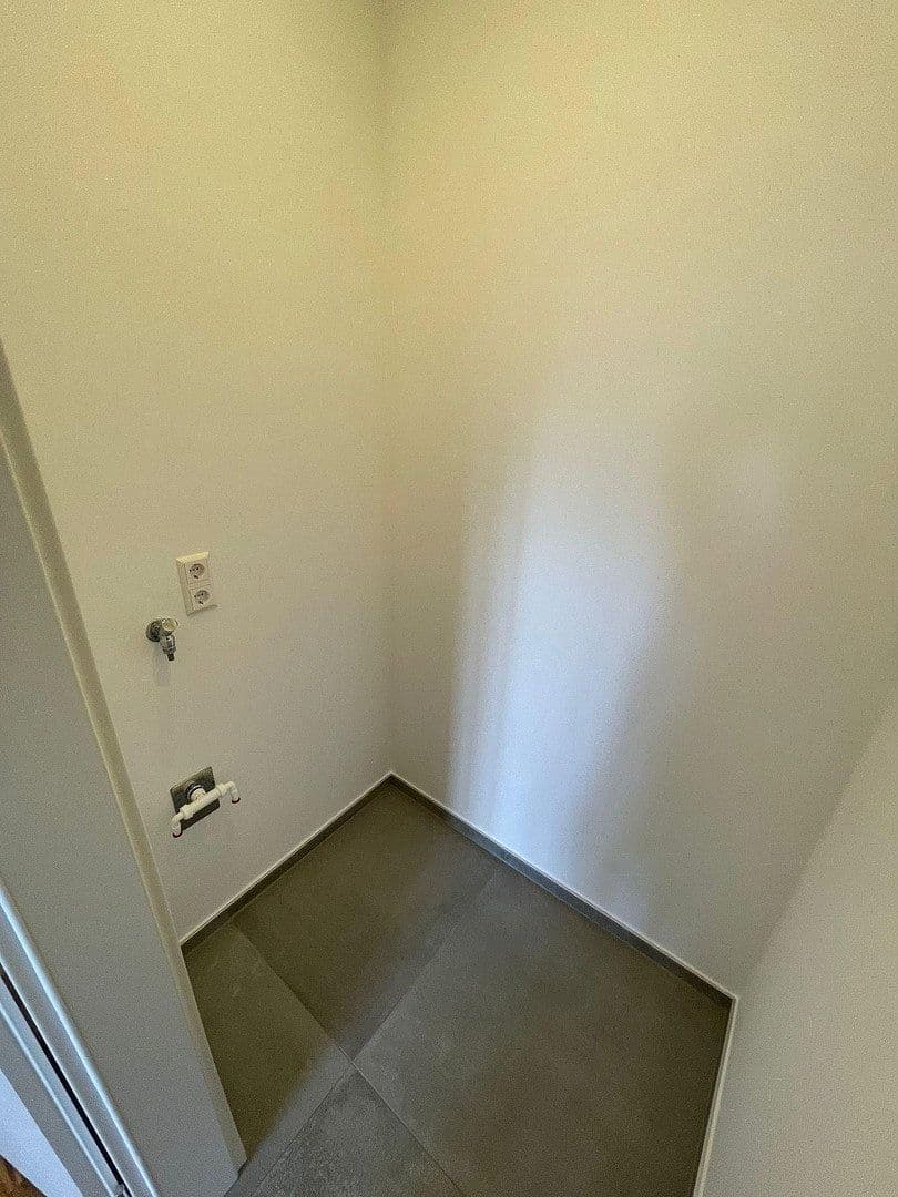 Pronájem bytu 3+1 97 m², Trojanstraße 16, Hannover, Dolní Sasko Pronájem bytu 3+1 97 m², Trojanstraße 16, Hannover, Dolní Sasko