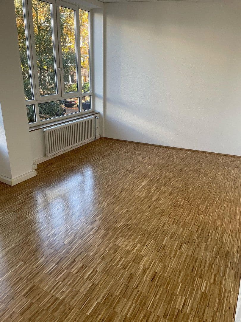 Pronájem bytu 3+1 97 m², Trojanstraße 16, Hannover, Dolní Sasko Pronájem bytu 3+1 97 m², Trojanstraße 16, Hannover, Dolní Sasko