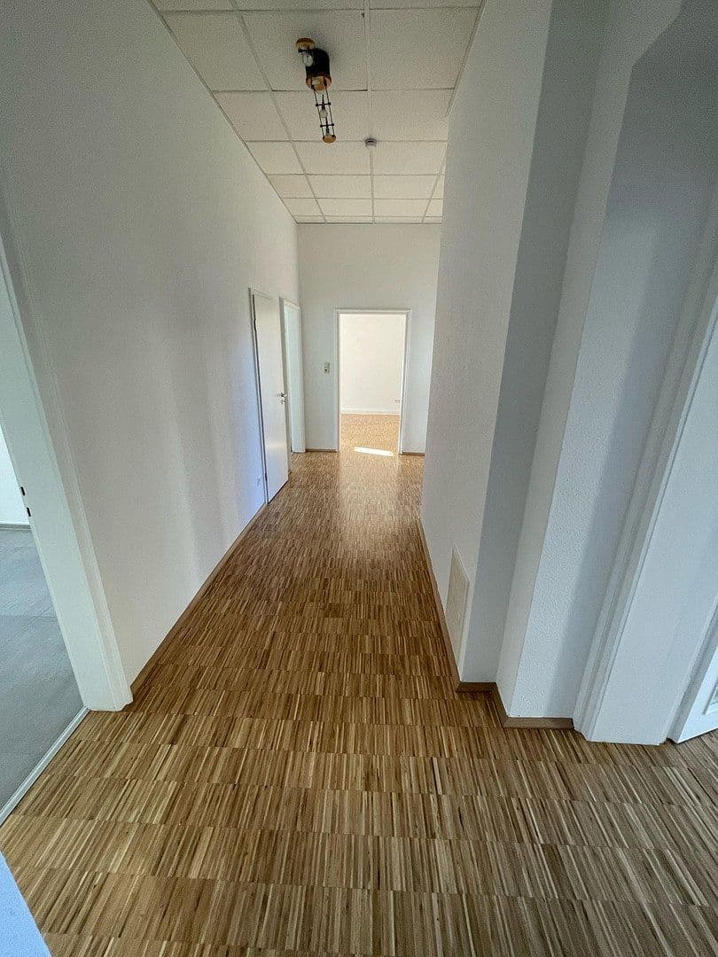 Pronájem bytu 3+1 97 m², Trojanstraße 16, Hannover, Dolní Sasko Pronájem bytu 3+1 97 m², Trojanstraße 16, Hannover, Dolní Sasko