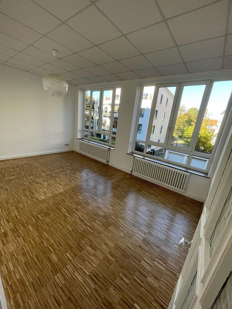 Pronájem bytu 3+1 97 m², Trojanstraße 16, Hannover, Dolní Sasko Pronájem bytu 3+1 97 m², Trojanstraße 16, Hannover, Dolní Sasko