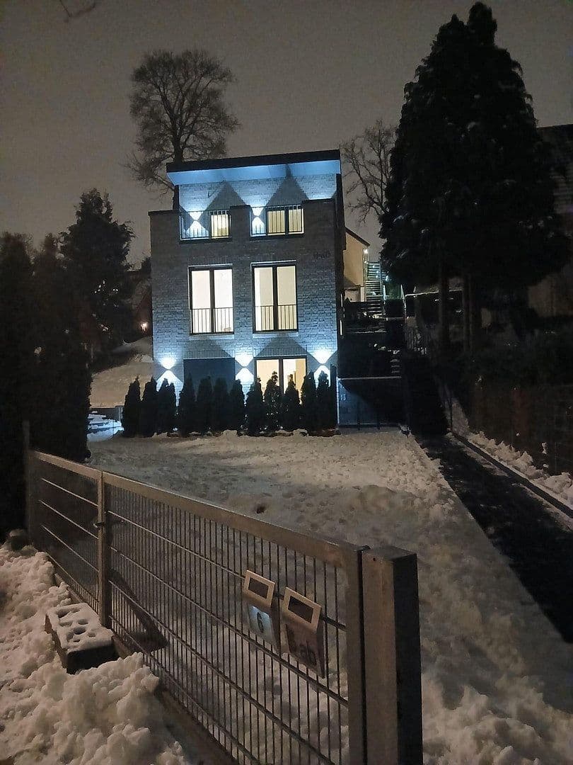 Pronájem bytu 2+1 69 m², Hamburg, Hamburg Pronájem bytu 2+1 69 m², Hamburg, Hamburg