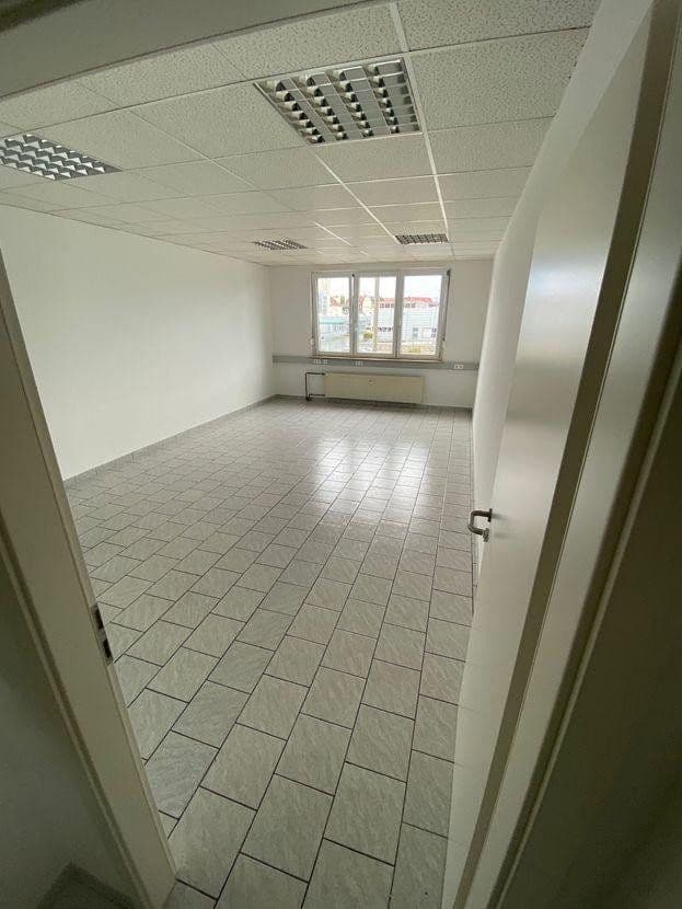 Pronájem kanceláře 88 m², Humbserstr.22, Fürth, Bavorsko Pronájem kanceláře 88 m², Humbserstr.22, Fürth, Bavorsko