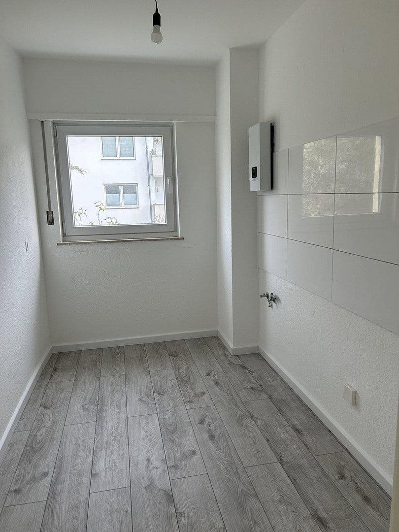 Pronájem bytu 3+1 68 m², Curieweg 12, Düsseldorf, Severní Porýní-Vestfálsko Pronájem bytu 3+1 68 m², Curieweg 12, Düsseldorf, Severní Porýní-Vestfálsko