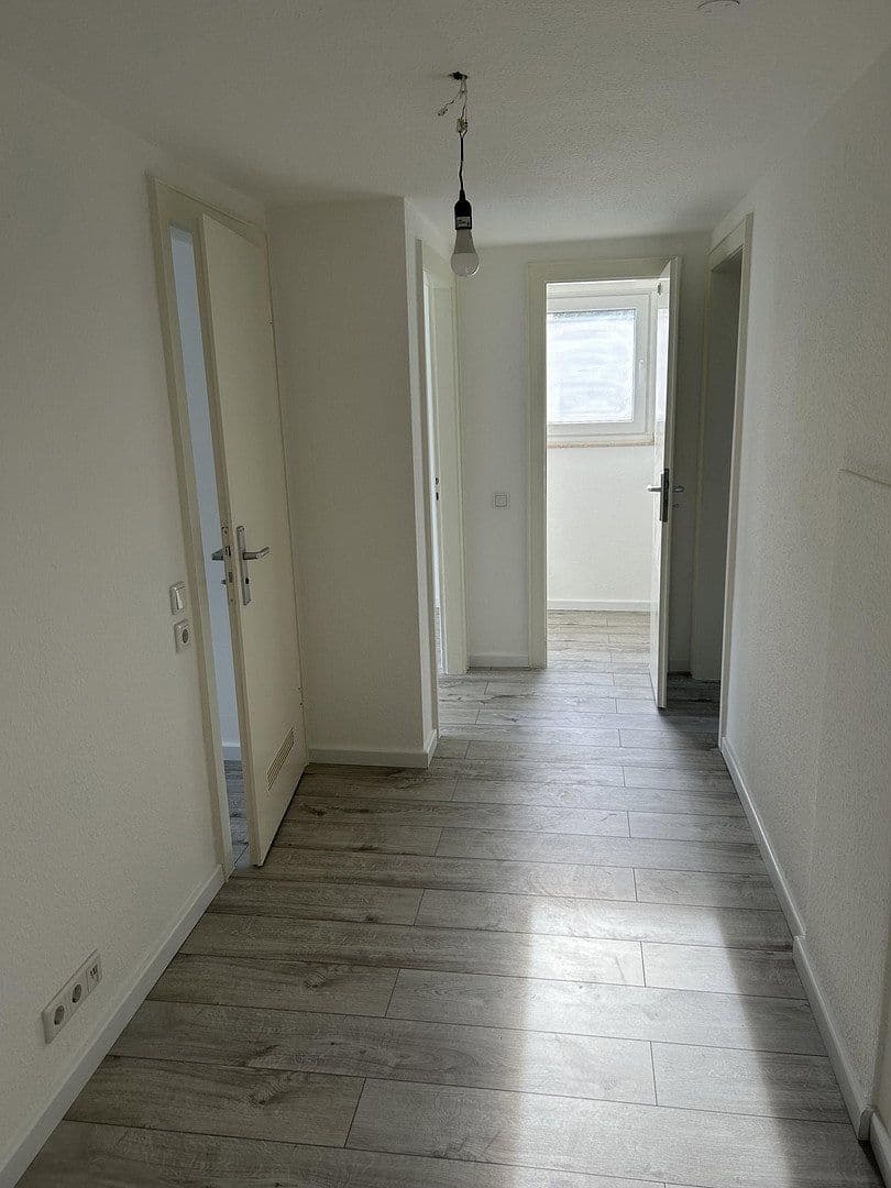 Pronájem bytu 3+1 68 m², Curieweg 12, Düsseldorf, Severní Porýní-Vestfálsko Pronájem bytu 3+1 68 m², Curieweg 12, Düsseldorf, Severní Porýní-Vestfálsko