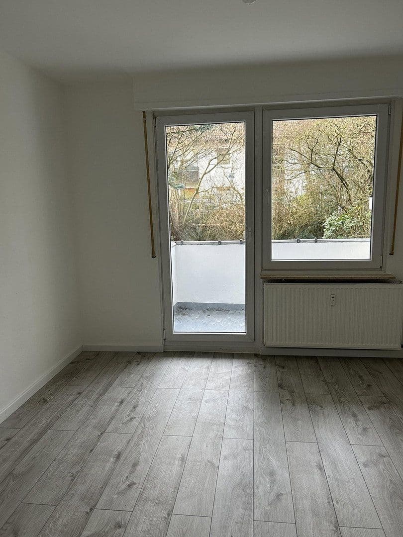 Pronájem bytu 3+1 68 m², Curieweg 12, Düsseldorf, Severní Porýní-Vestfálsko Pronájem bytu 3+1 68 m², Curieweg 12, Düsseldorf, Severní Porýní-Vestfálsko