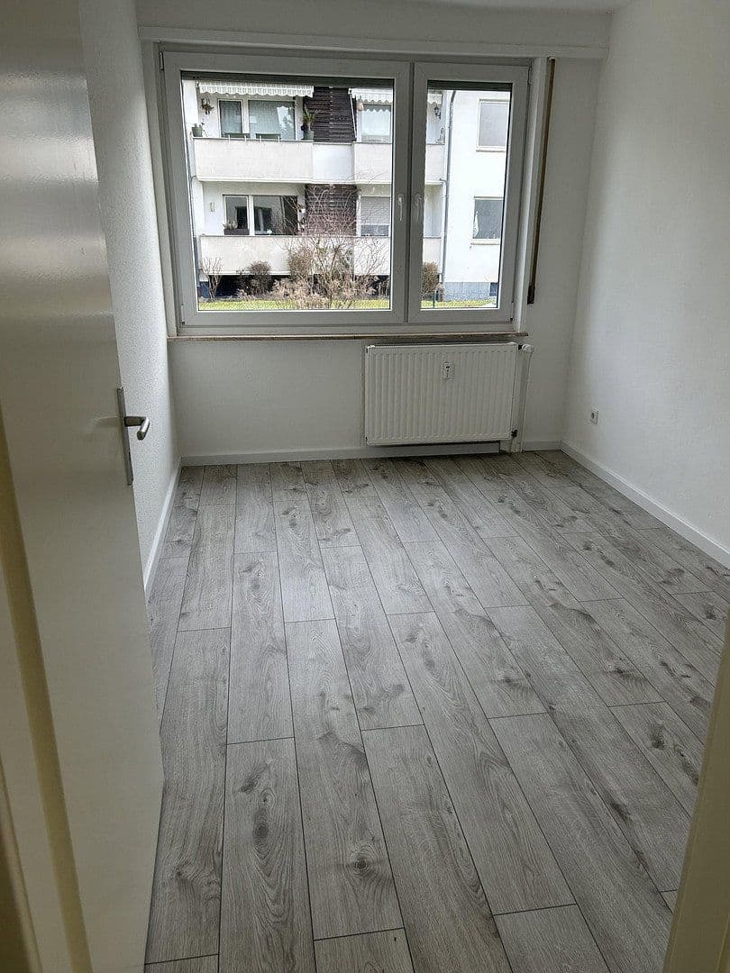 Pronájem bytu 3+1 68 m², Curieweg 12, Düsseldorf, Severní Porýní-Vestfálsko Pronájem bytu 3+1 68 m², Curieweg 12, Düsseldorf, Severní Porýní-Vestfálsko