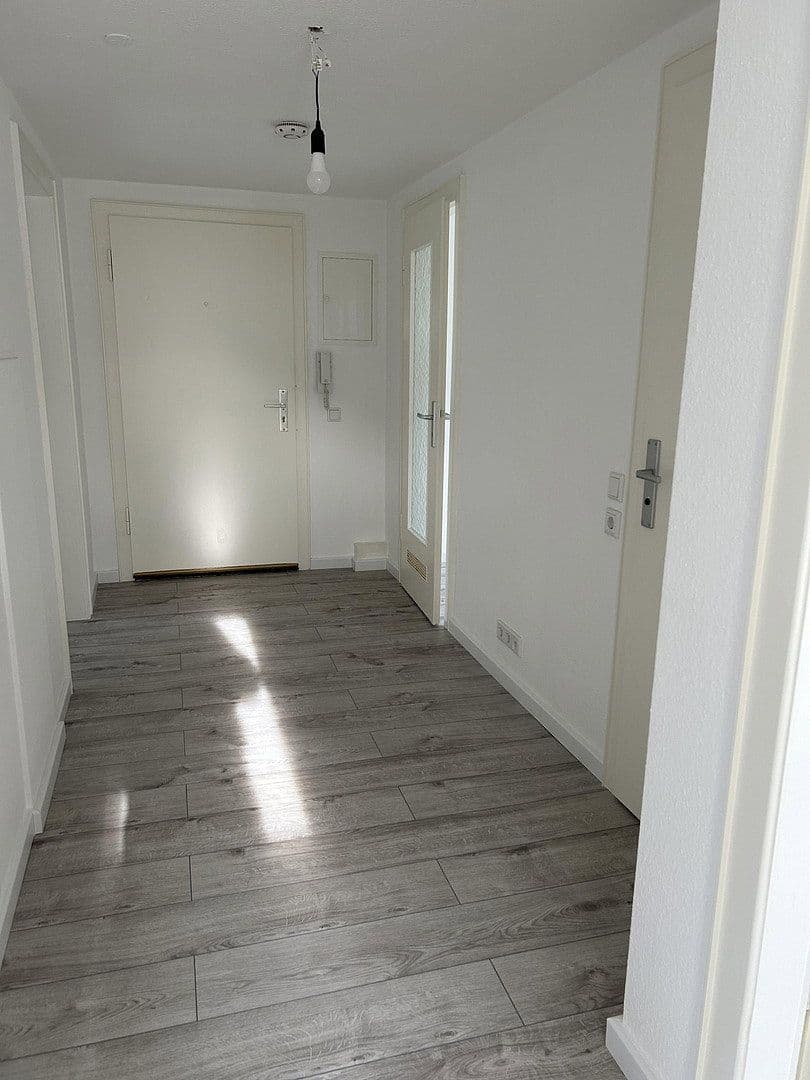 Pronájem bytu 3+1 68 m², Curieweg 12, Düsseldorf, Severní Porýní-Vestfálsko Pronájem bytu 3+1 68 m², Curieweg 12, Düsseldorf, Severní Porýní-Vestfálsko