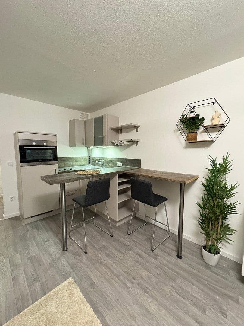 Pronájem bytu 1+1 30 m², Berg-am-Laim-Str. 95, München, Bavorsko Pronájem bytu 1+1 30 m², Berg-am-Laim-Str. 95, München, Bavorsko